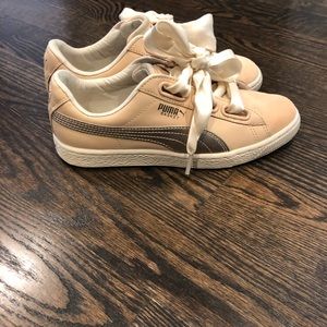 PUMA light pink with white ribbon 6.5